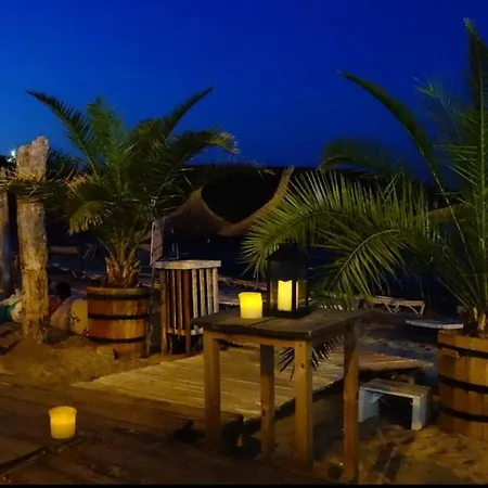 Paradise Хотел *